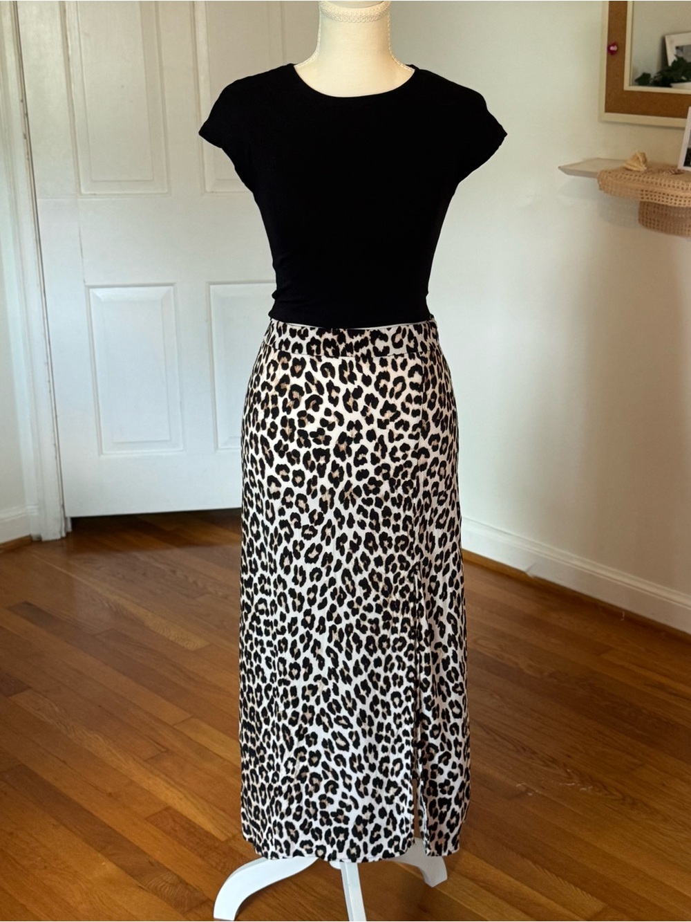 H&M Leopard Print Side Zip Viscose Crepe Midi Slip Skirt with Front Slit Size 4